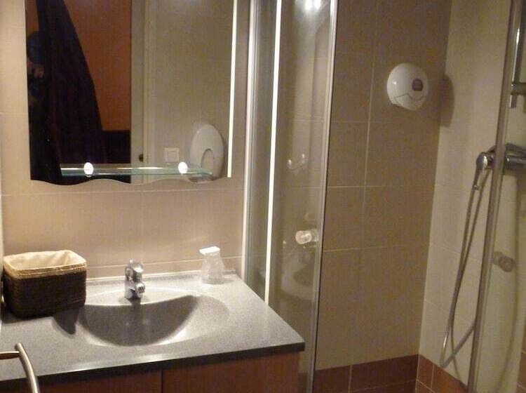 Quarto Estandar, Ad Cyber Hôtel