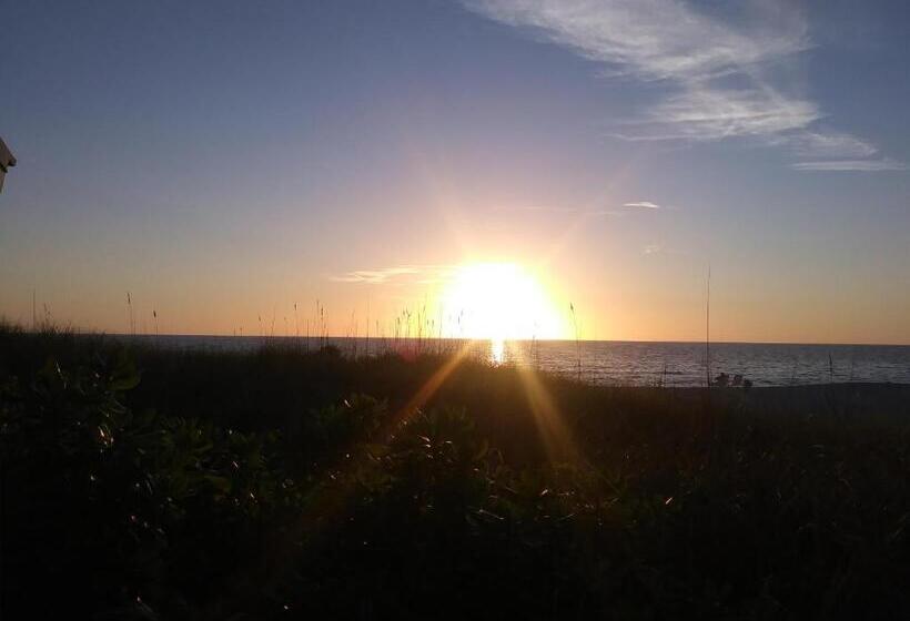 חדר משפחתי נוף לים, Turtle Crawl Inn  Longboat Key