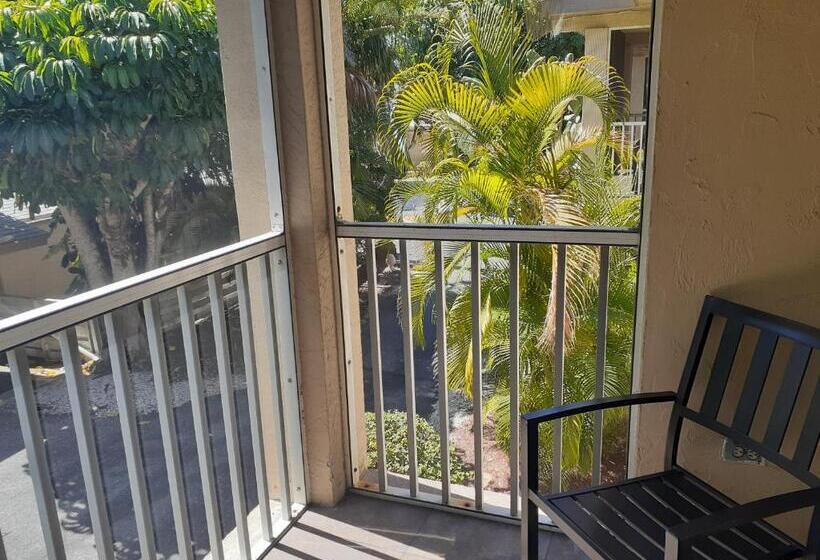 חדר משפחתי, Turtle Crawl Inn  Longboat Key