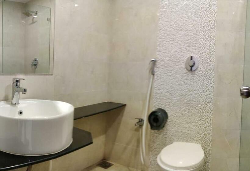 اتاق لوکس, Vadpadraka Hotel And Resort