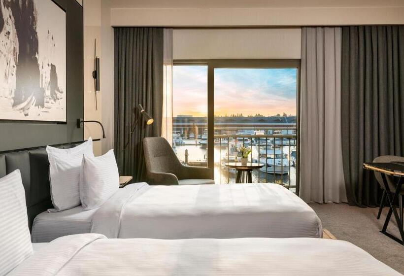 オーシャンビュースタンダードルーム, Crowne Plaza   Istanbul Tuzla Viaport Marina, An Ihg