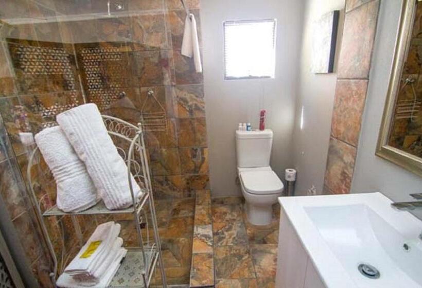Номер Стандарт, The Place Guesthouse Parys