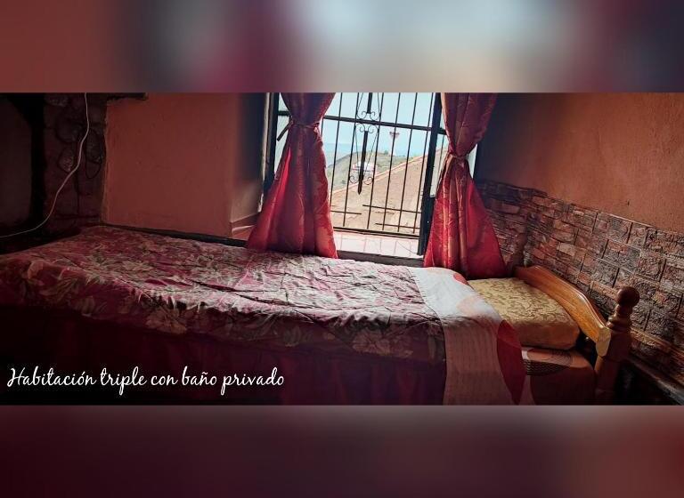 اتاق استاندارد سه نفره, Casa De Huéspedes María Victoria