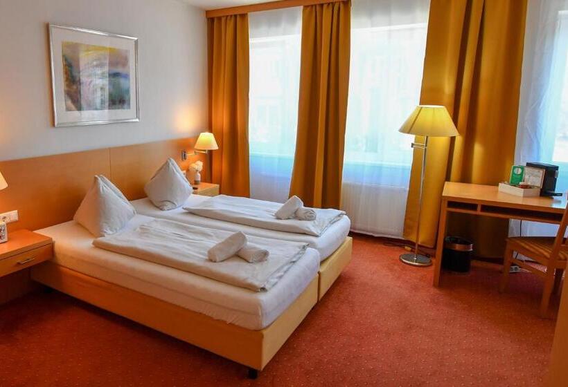 Номер Стандарт Трехместный, Motel55   Nettes Hotel Mit Self Check In In Villach, Warmbad