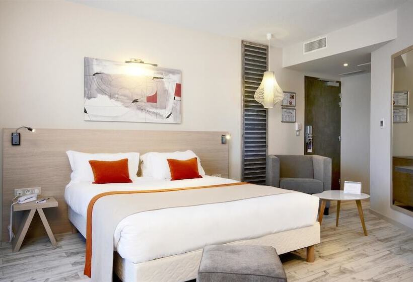 Номер Superior, Kyriad Prestige Vannes Centre  Palais Des Arts