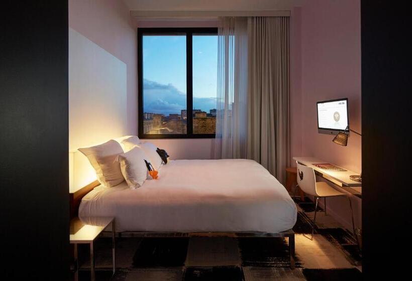 Номер Стандарт, Mama Shelter Bordeaux Centre