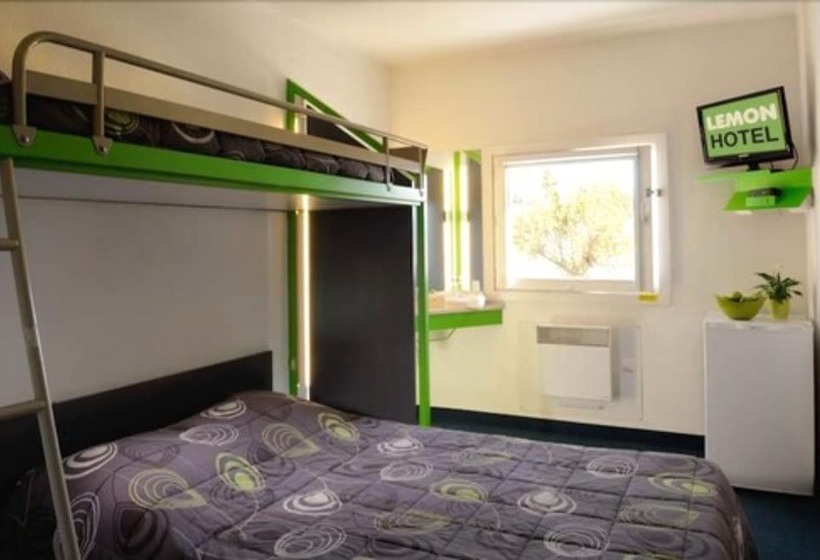 Трехместный Номер Стандарт Совместная Ванная, Lemon Hotel Vigneux