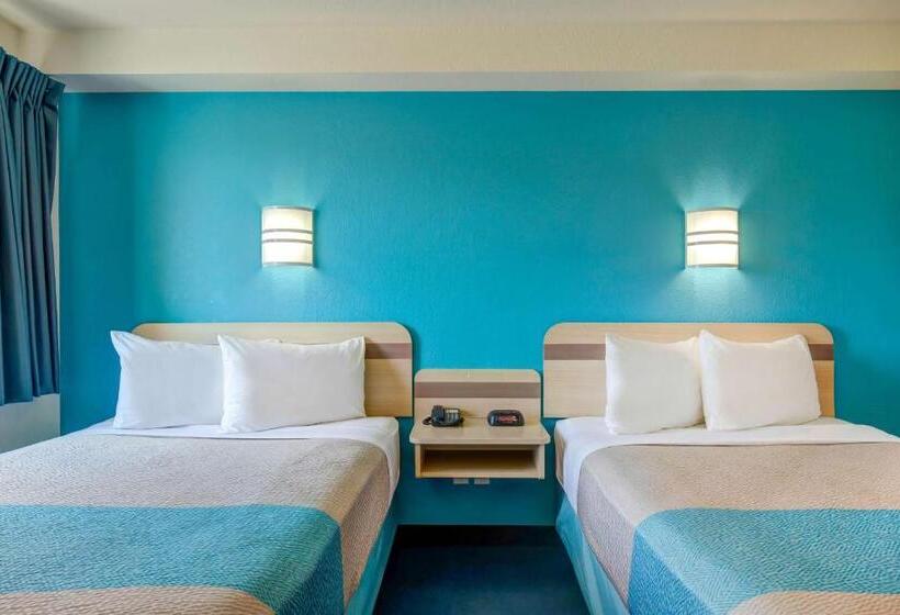 スタンダード４人部屋, Motel 6grande Prairie, Ab