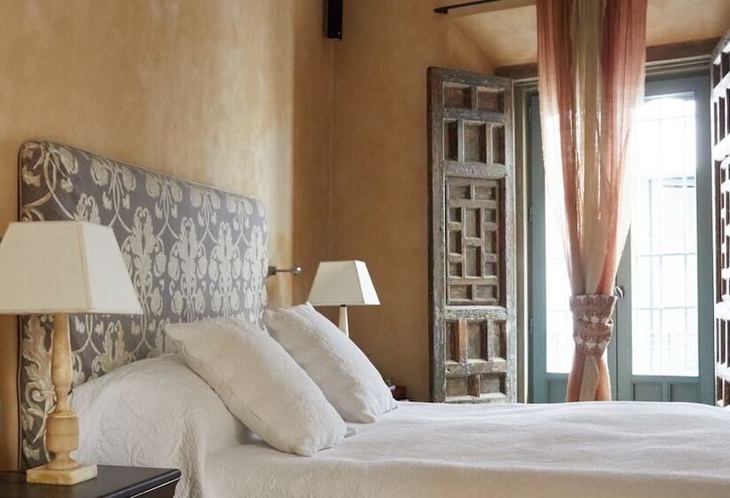 سوییت جونیور, Boutique Corral Del Rey