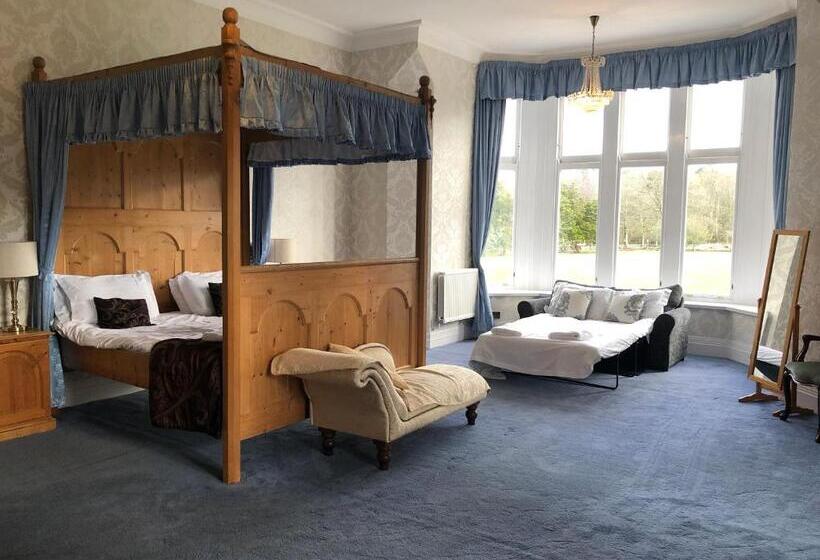 آپارتمان 4 خوابه, Irton Hall