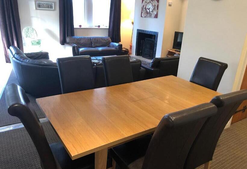 5 Bedroom Apartment, Irton Hall