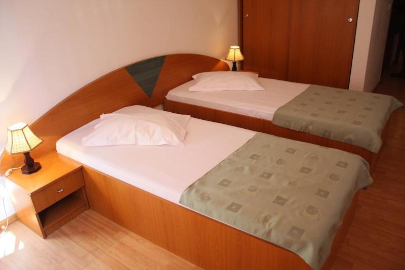 Standard Room, Sir Lujerului