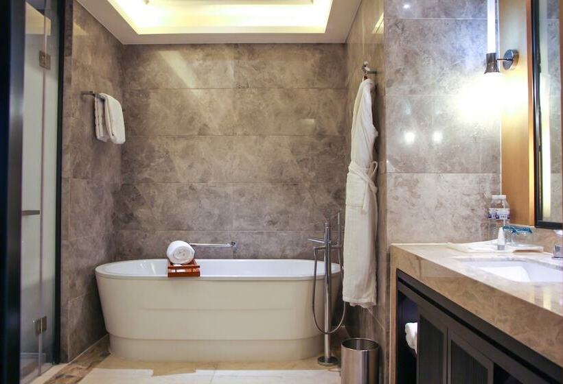 Club Room Sea View, The Westin Qingdao   Instagrammable