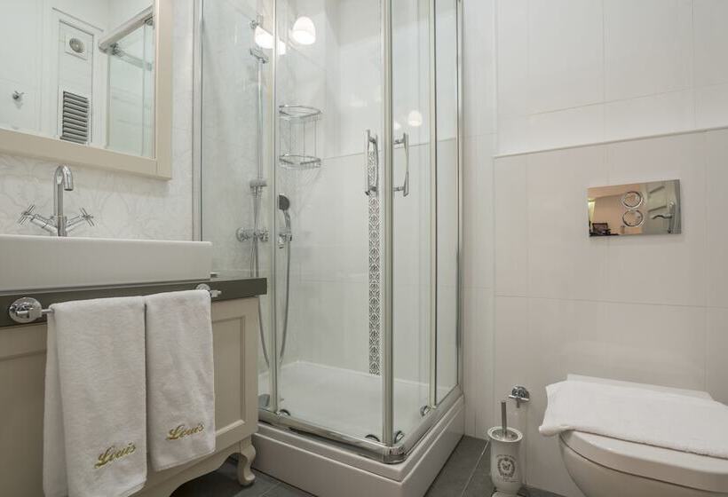 سوییت جونیور, Louis Appartements Galata