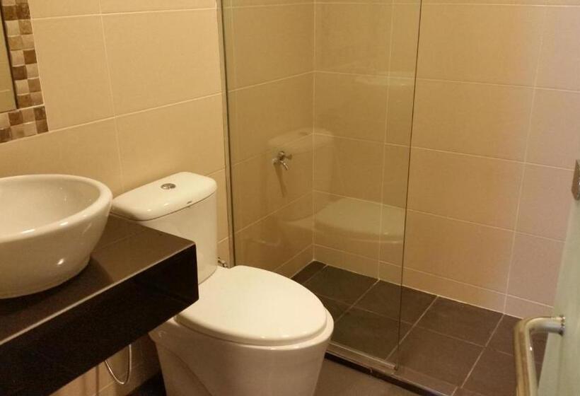 Quarto Estandar, Iskandar
