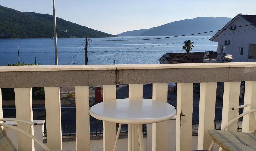 Triple Room Sea View, Xanadu