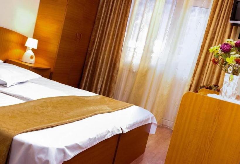 اتاق استاندارد با بالکن, Riviera