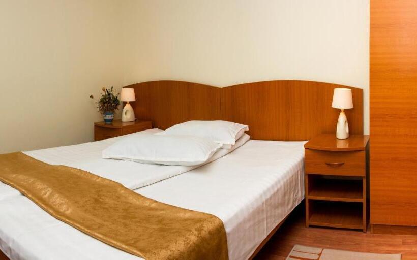 اتاق استاندارد با بالکن, Riviera