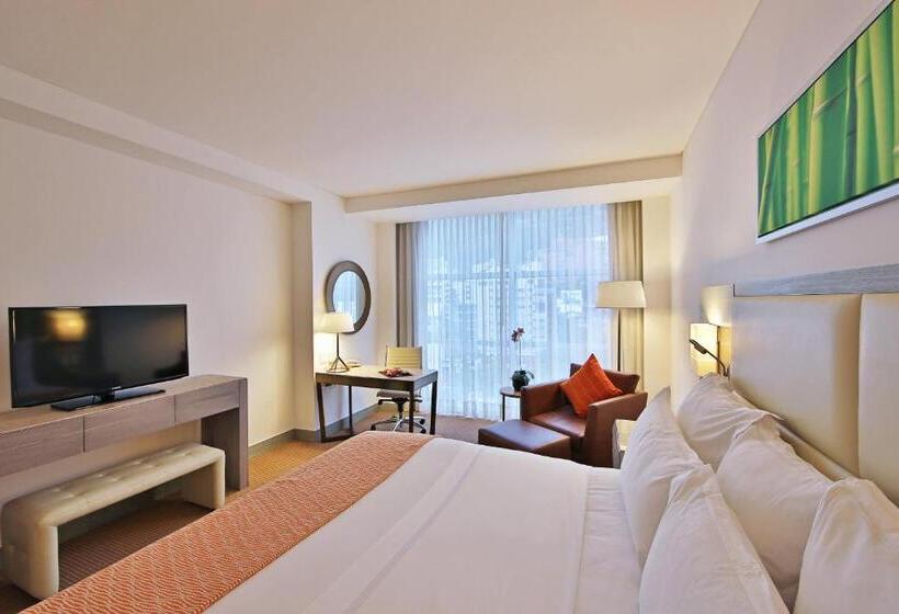 Номер Deluxe Кровать Кинг, Cali Marriott