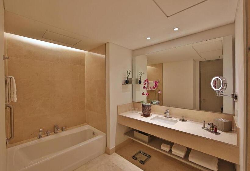 Номер Deluxe, Cali Marriott