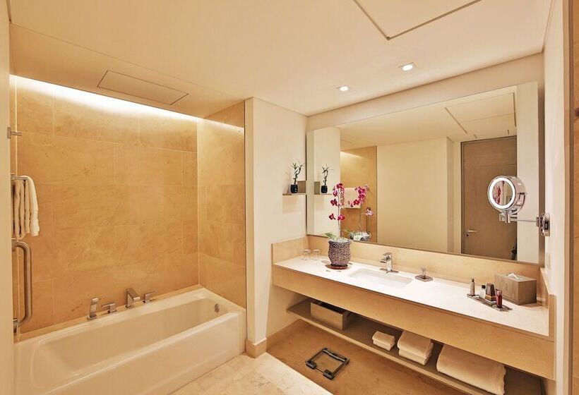 Номер Deluxe, Cali Marriott