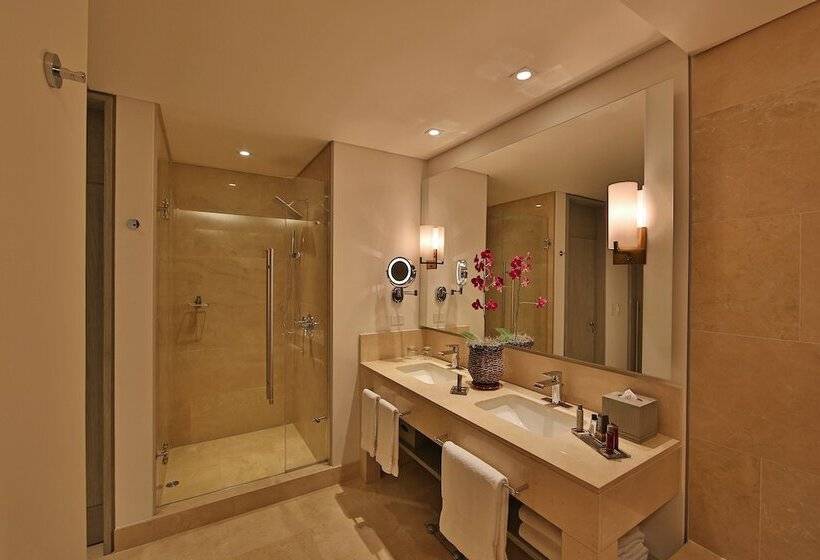Номер Deluxe, Cali Marriott
