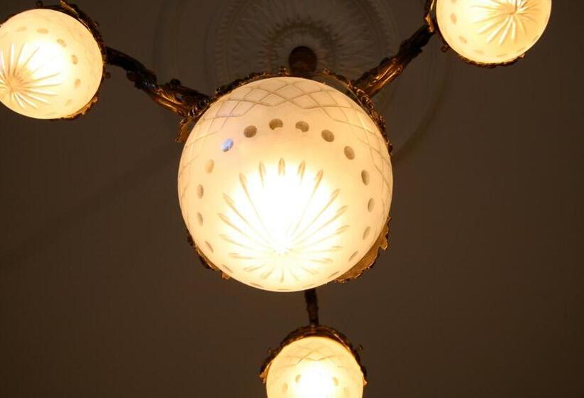 舒适型房间, De Villa