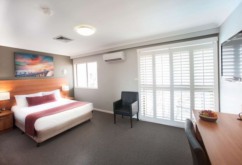 Люкс Повышенной Комфортности, Ramada Hotel & Suites By Wyndham Cabramatta