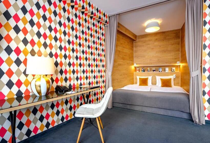 Номер Superior, Roombach Hotel Budapest Center