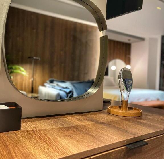 Полулюкс Вид на Море, Trokadero Boutique