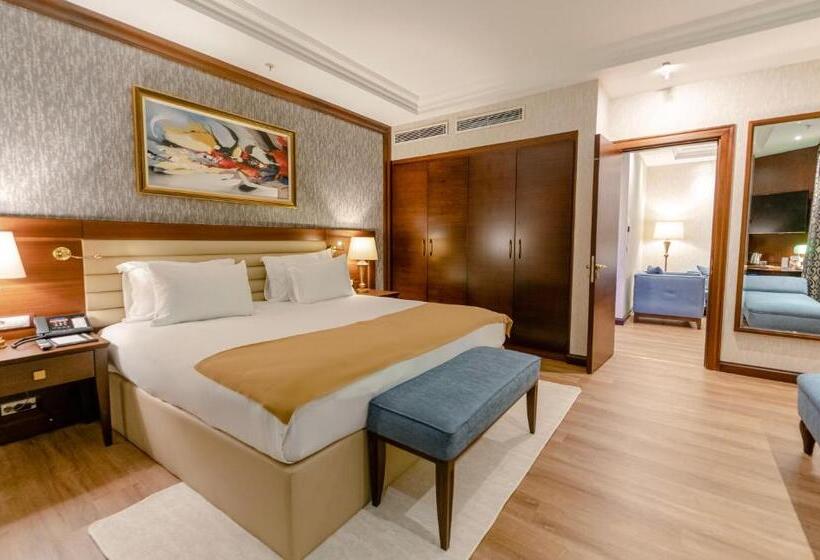 سوئیت با تخت بزرگ, Wellborn Luxury