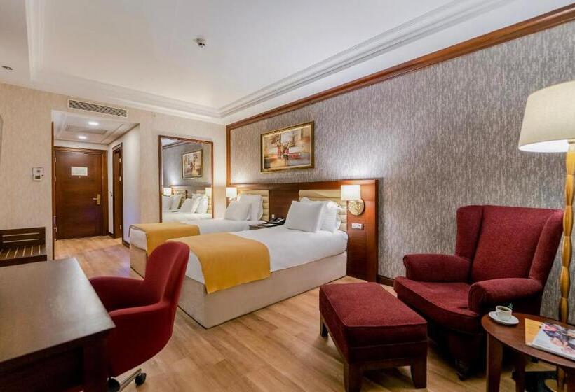 Deluxe Room Mountain View, Wellborn Luxury