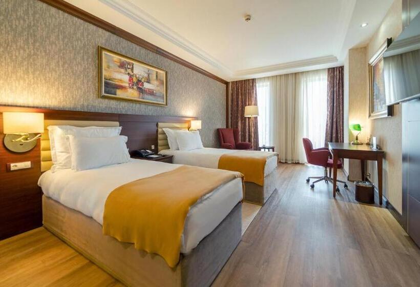 Deluxe Room Mountain View, Wellborn Luxury