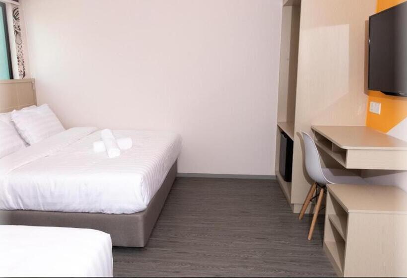 Семейный Номер, The Crown Hotel Klia