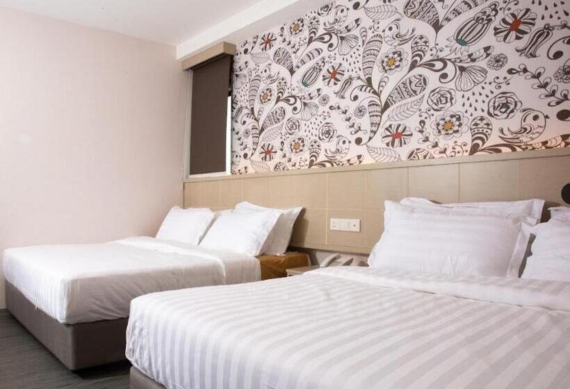 Семейный Номер, The Crown Hotel Klia