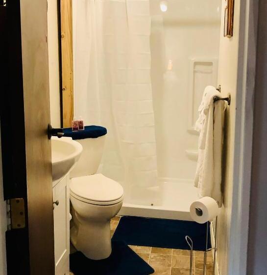 Номер Стандарт, Salmon River Inn