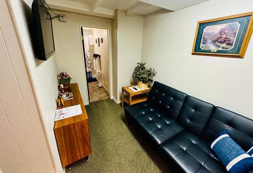 Номер Стандарт, Salmon River Inn