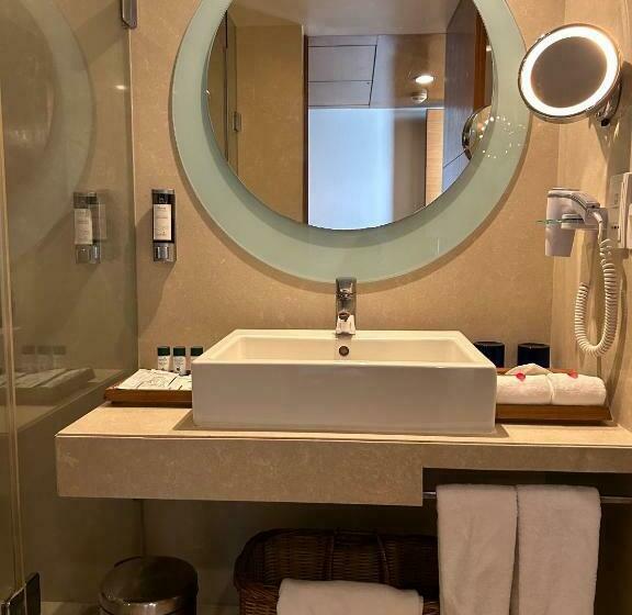 اتاق لوکس, Fortune Select Sg Highway, Ahmedabad   Member Itc S Hotel Group