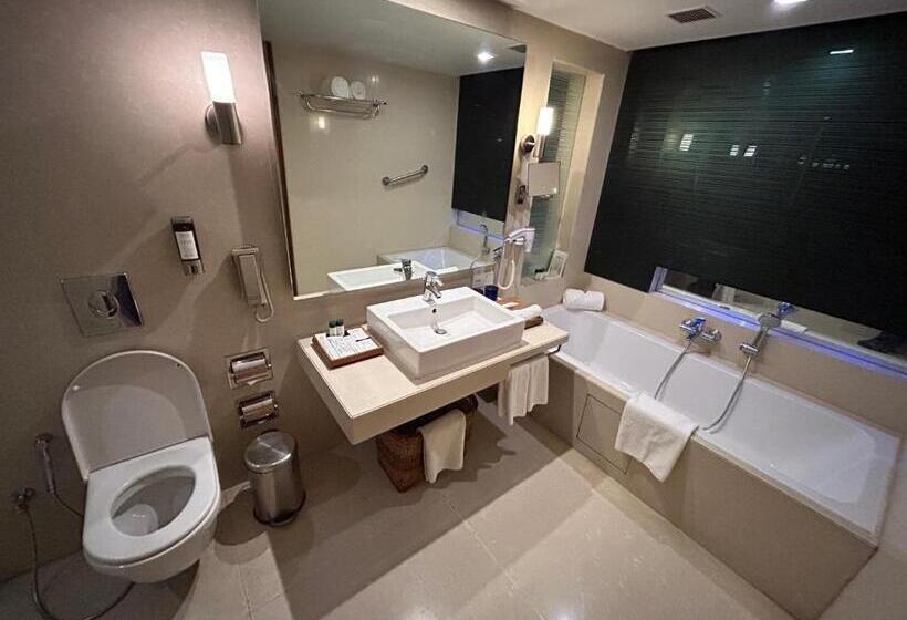 اتاق کلاب, Fortune Select Sg Highway, Ahmedabad   Member Itc S Hotel Group