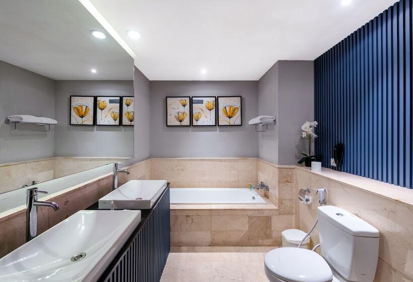Люкс Повышенной Комфортности, Oakwood Hotel & Apartments Taman Mini Jakarta