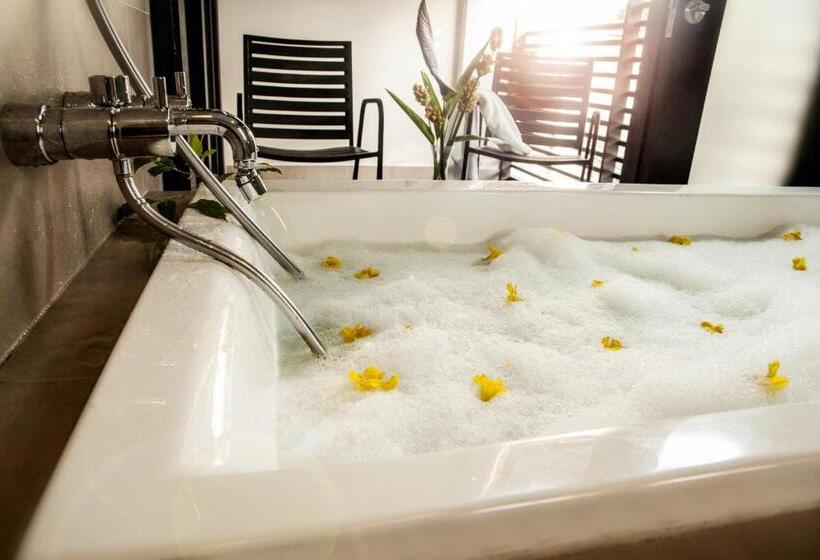Люкс Повышенной Комфортности, The Ranee Boutique Suites
