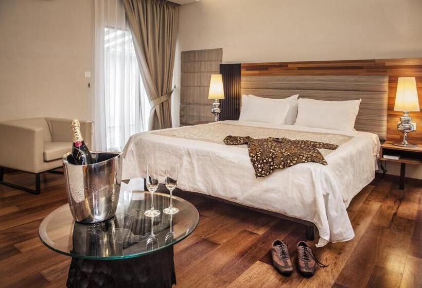 Люкс, The Ranee Boutique Suites