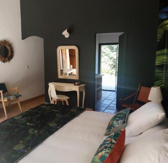 اتاق لوکس, Villa Bleucassis