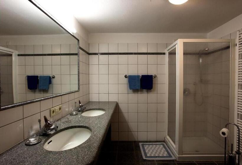 1 Bedroom Apartment Lake View, Al Trovante   Gardaslowemotion