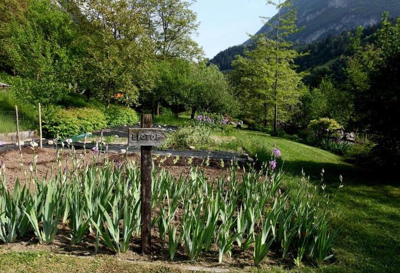 1 Bedroom Apartment Lake View, Al Trovante   Gardaslowemotion