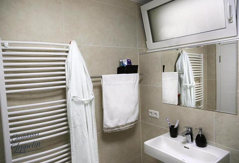 Standard room with outdoor bath, Gästehaus Zeppelin