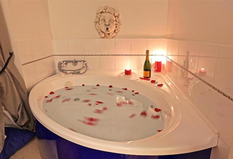 Люкс с гидромассажем, Liberty Rome Suites   Liberty Collection
