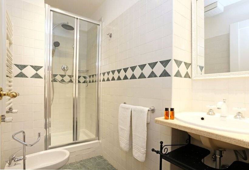 带按摩浴盆的套房, Liberty Rome Suites   Liberty Collection