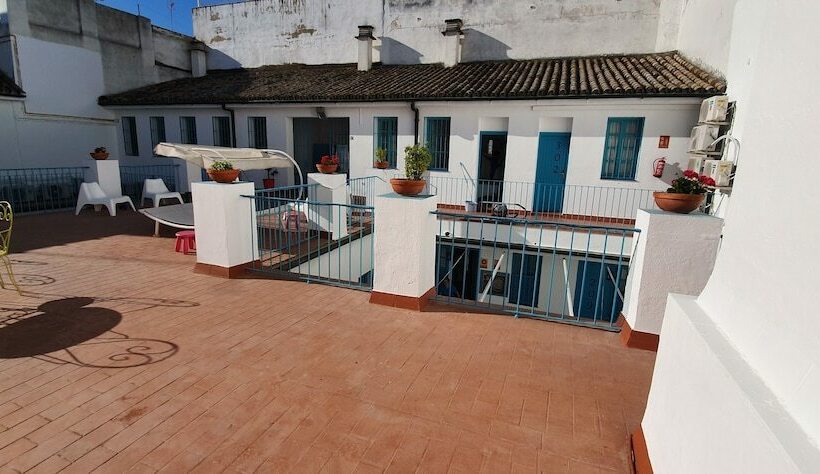 اتاق اکونومی, Casual De Las Letras Sevilla