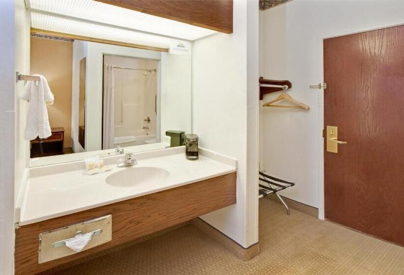 디럭스 스위트 킹 침대, Halsted Inn And Suites Harvey   Chicago Southland